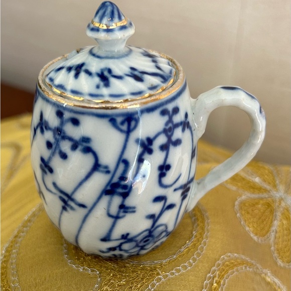 Royal Bayreuth Tettau Strawflower Antique Porcelain 3 3/8" Mustard/Jam cup, Blue - Picture 6 of 14
